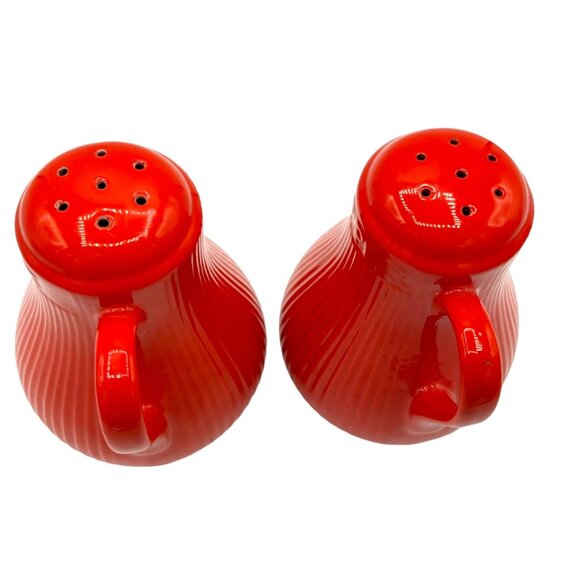 Vintage Hall Pottery Red Handle Salt and Pepper Shaker 5" - Picture 6 of 8